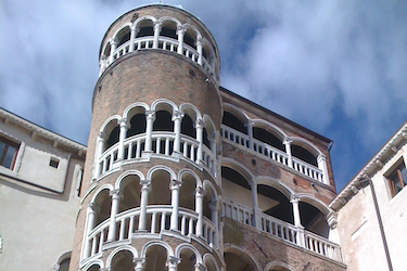 Bovolo staircase, Contarini mansion